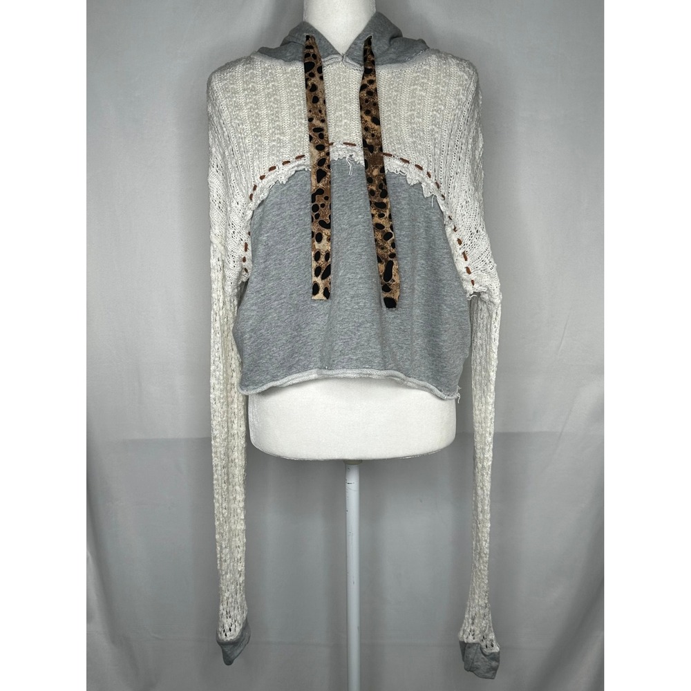 Gimmicks by BKE Mixed Media Crochet Sleeve Hoodie Grey Cream Leopard Print M
